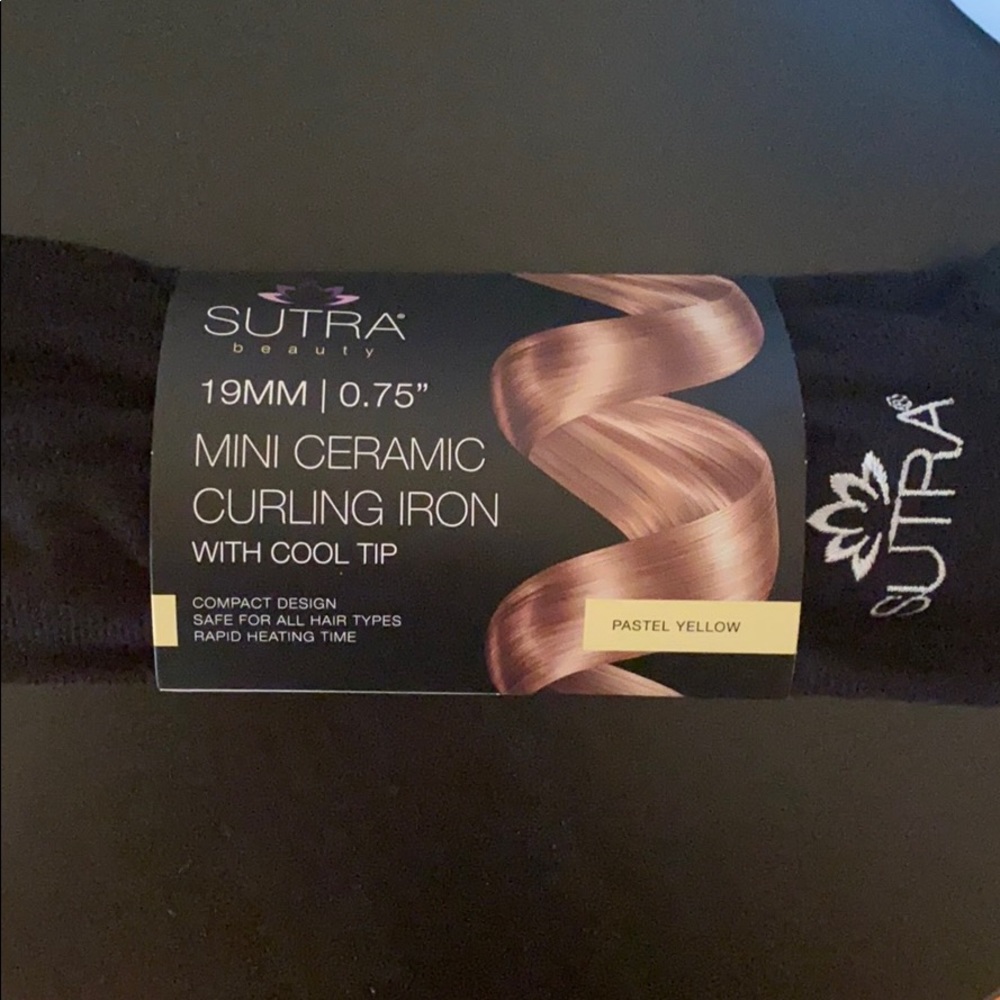 Mini ceramic curling iron